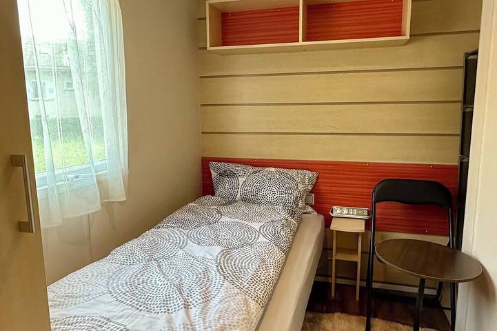 Cottage 4 Ideales 2 Zimmer Mobilhome für 3 Erwachsene +1 Kind auf Ecksofabett in Agarn, Walliser Alpen