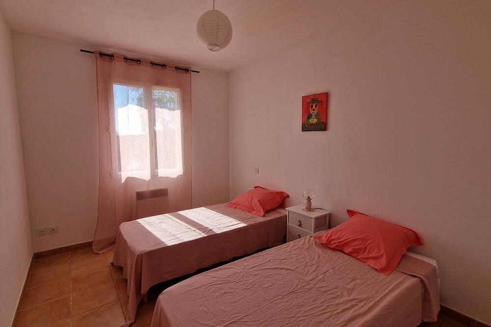 Air-conditioned villa with swimming pool between the sea and the Cevennes mountains. in La Calmette, Region de Nimes