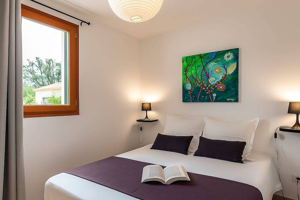 Appartement entier, T2 domaine de 8 hectares, bord du lac de Teppe Rosse, Plages 7 km, Clim, Wifi in Aléria, Arrondissement de Corte