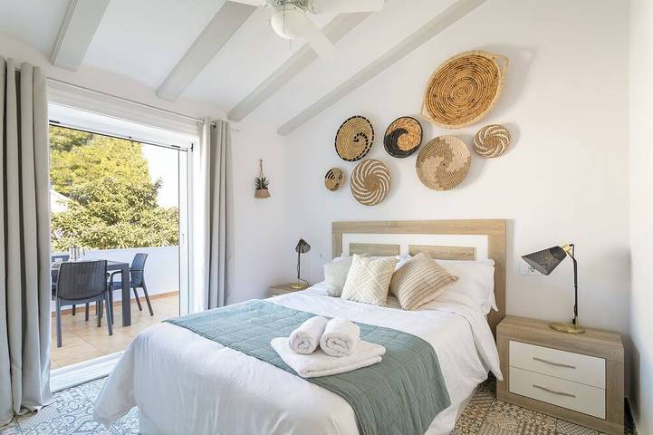 Hola from Helios! (As featured on the TV show 'A Place in the Sun') in La Sella, Pedreguer