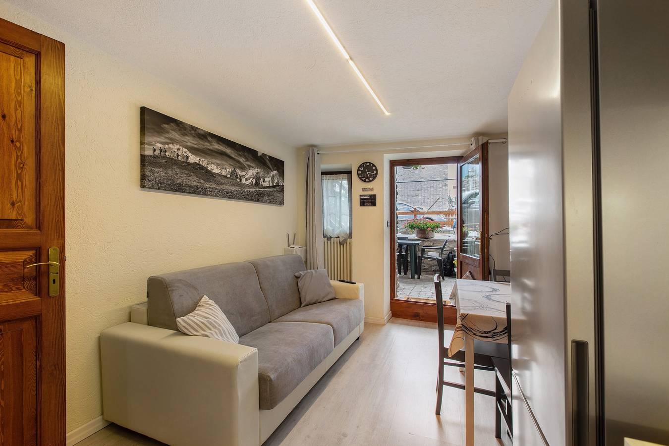 Appartement entier, Appartement 'Sotto' avec terrasse privée et Wi-Fi in Morgex, Comune di Morgex