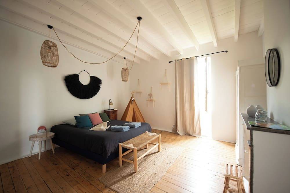La Palombiere cottage et ecolodges nature piscine et spa in Saint-Clar, Gers