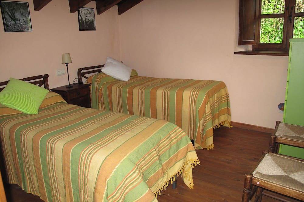 Rural House in Picos de Europa for Four or Five People in Alles, Peñamellera Alta