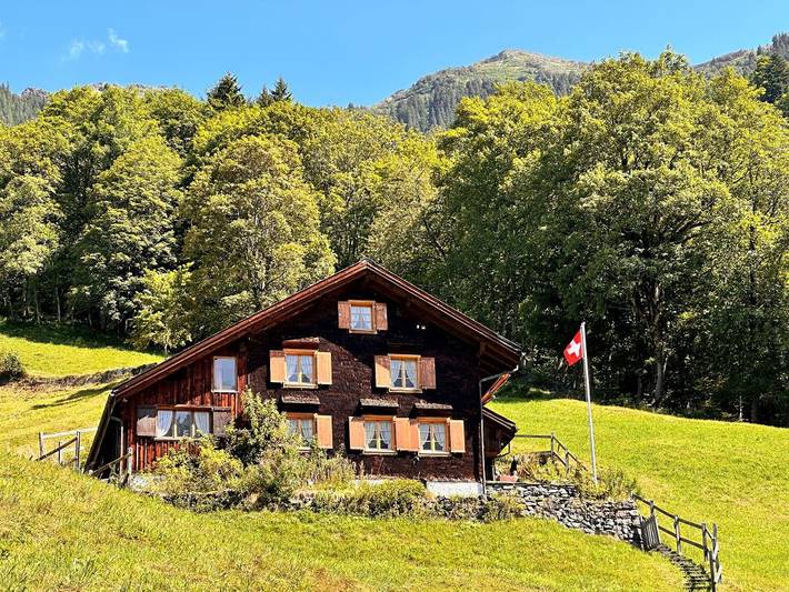 Ferienhaus für 6 Personen, mit Garten in Glarus Süd
