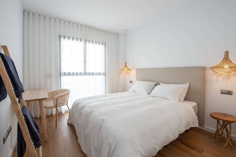 Hel lejlighed, Apartment overlooking the sea and Golf Links La Hacienda in Playa de La Alcaidesa, San Roque