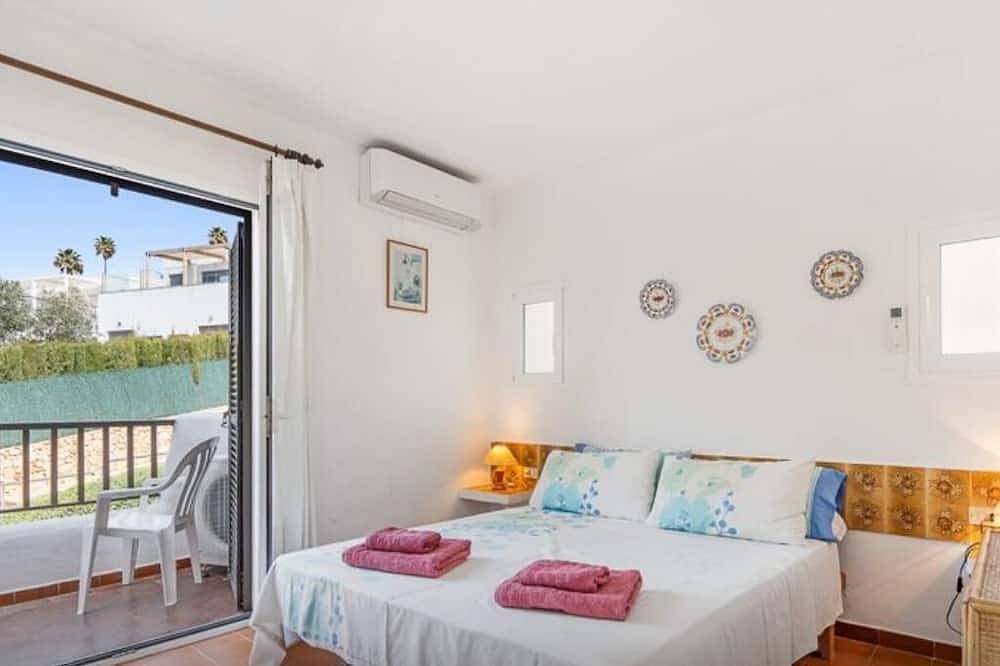 Ganze Wohnung, 3-bedroom air-conditioned apartment a stone's throw from the beach in San Jaime Mediterráneo, Alaior Gemeinde
