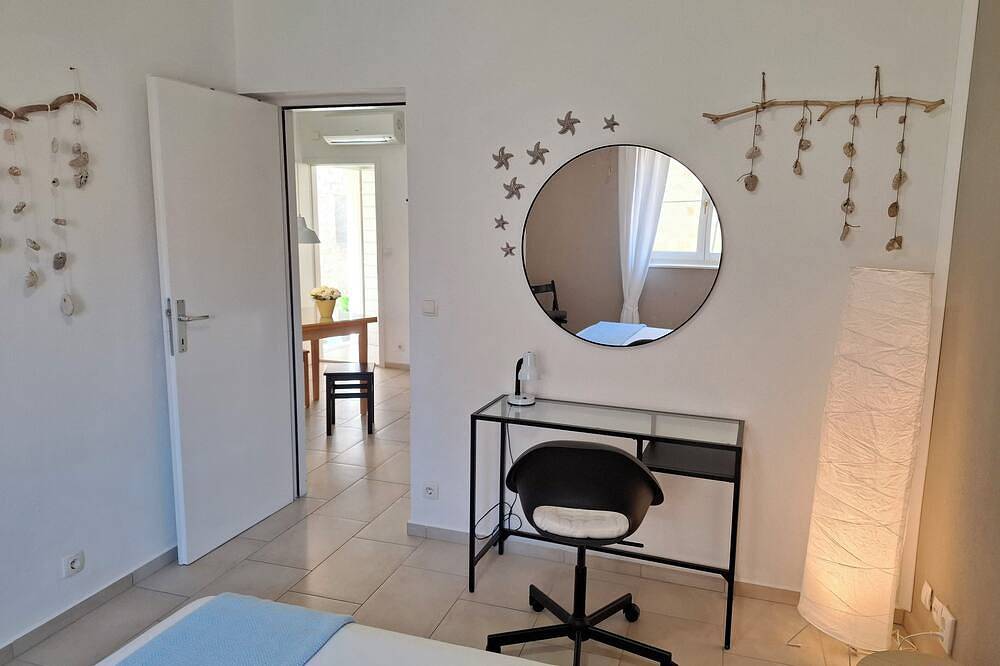 Entire apartment, Elegant and comfortable 1 bedroom apartment in the center of the town of Hvar in Hvar City, Hvar