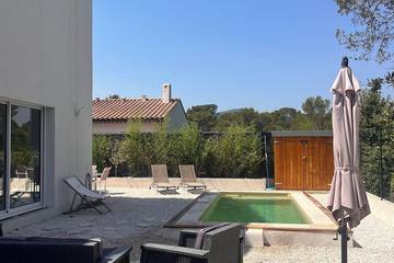 Location de vacances pour 8 personnes, avec jardin à Fuveau