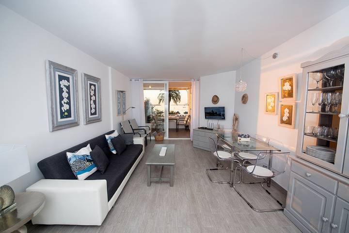 Apartamento inteiro, Apartamento "Sivella" perto da Praia com Terraço, Varanda, A/C & Wi-Fi in Port de Pollença, Pollença
