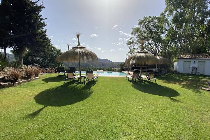 Villa for 15 people, with garden - 1