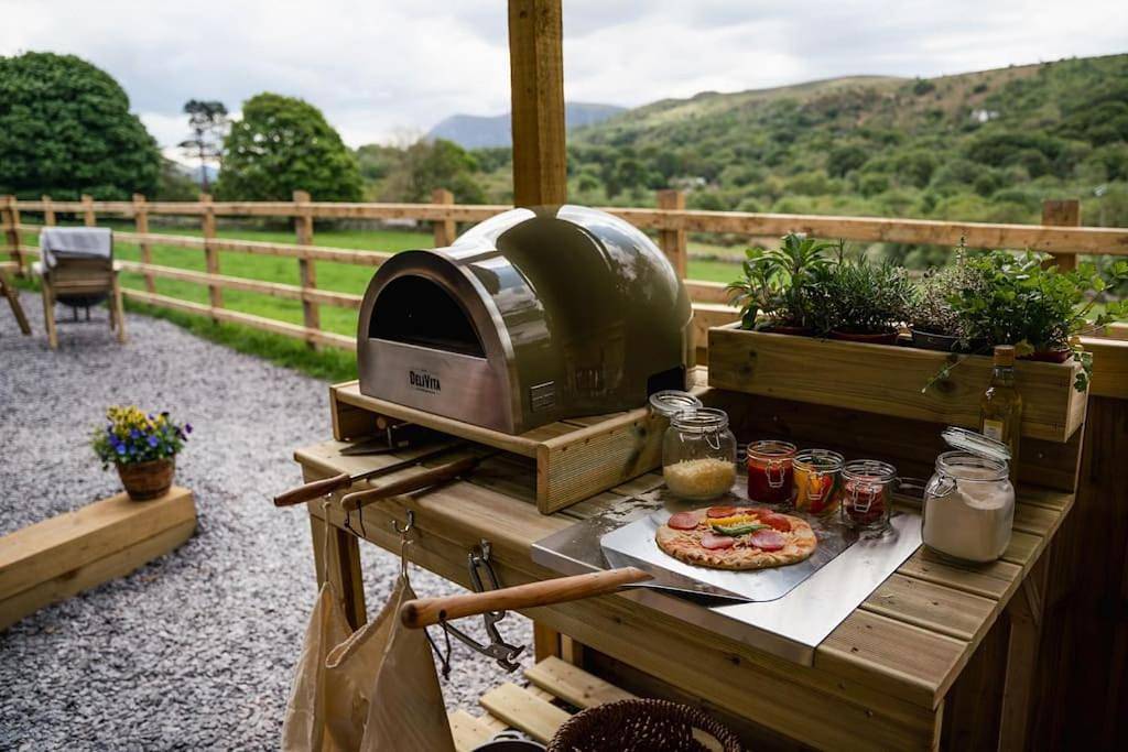 Elephant View Shepherds Hut in Snowdonia