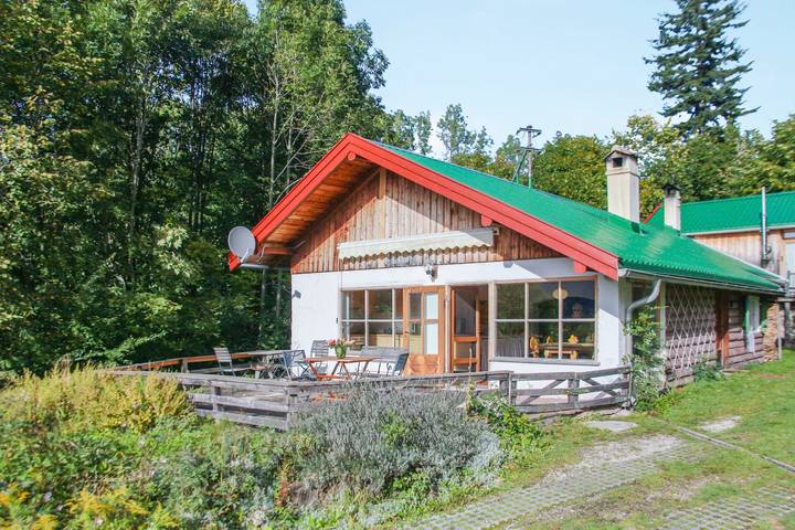 Romantisches Landhaus "Chalet am Brand" mit Garten, Grill & TV in Bayerische Alpen