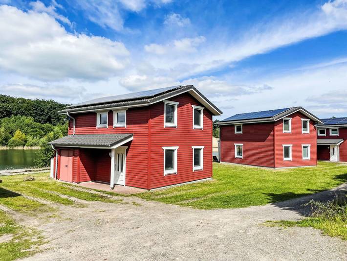 Ferienhaus für 6 Personen, mit Seeblick und Garten sowie Pool, mit Haustier in Hechthausen