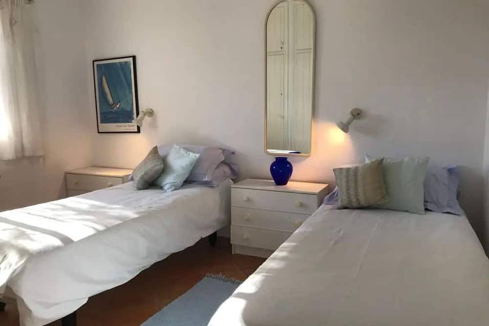 Family 3 Bedroom Villa in Trebelúger with private garden and pool in Es Castell, Menorca