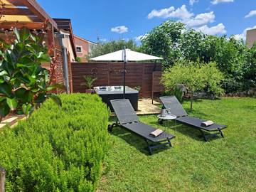 Ferienhaus für 2 Personen, mit Garten in Kastelir