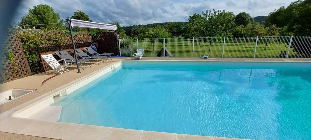 Maison de campagne pour 3 personnes, avec piscine ainsi que vue et jardin, animaux acceptés à Sahurs - 4