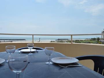 Gîte pour 4 personnes, avec terrasse et piscine dans Plage Rochelongue