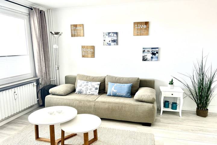 Ganze Wohnung, Komfortable Wohnung mit Balkon, Aufzug und Parkplatz in Westerland in Westerland, Sylt (Gemeinde)