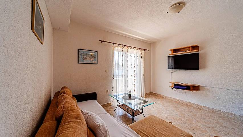 Gîte pour 4 personnes, avec terrasse dans Lastovo - 2
