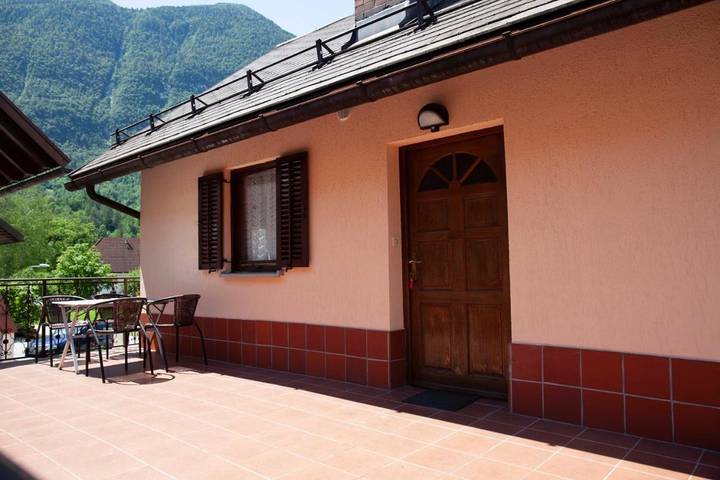 Apartament wakacyjny dla 4 osób, z ogród i widok w Bovec