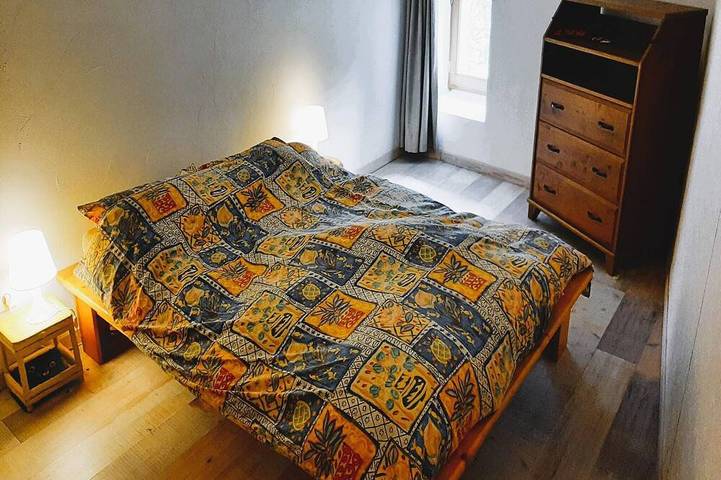 Gîte pour 4 personnes, avec terrasse ainsi que piscine et jardin, animaux acceptés à Saint-Jean-de-Sauves - 4