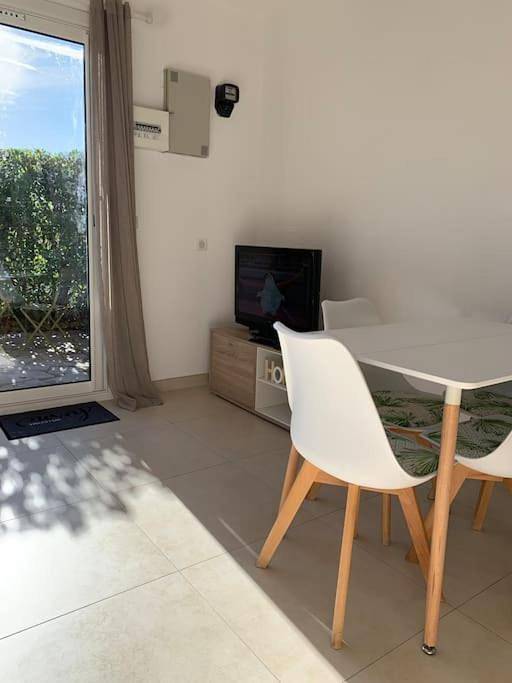 Appartement entier, One-Bedroom Apartment in Saint-Vallier-de-Thiey, Côte méditerranéenne (France)
