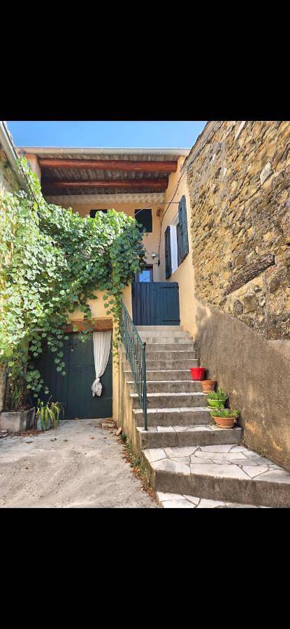 Location de vacances pour 4 personnes, avec Balcon et Terrasse à Cruis