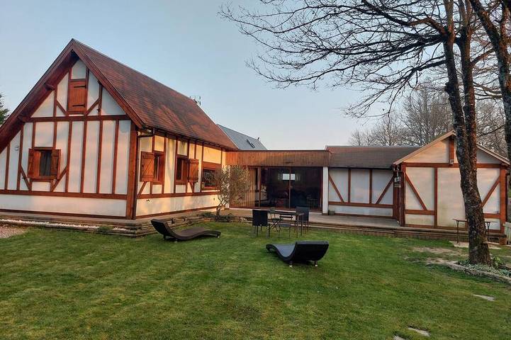 Gîte pour 8 personnes, avec piscine ainsi que terrasse et jardin à Souvigny-en-Sologne - 4