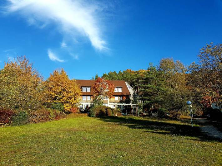 Ferienhaus für 54 Personen, mit Terrasse und Garten sowie Ausblick in der Fränkische Schweiz