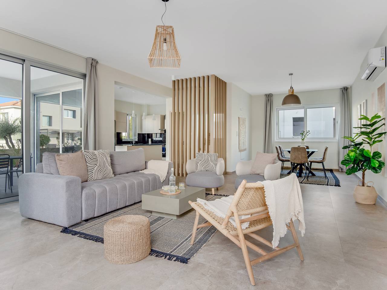 Sanders Mythical Blue - Nice 4 bdr Villa with pool in Kapari, South Cyprus