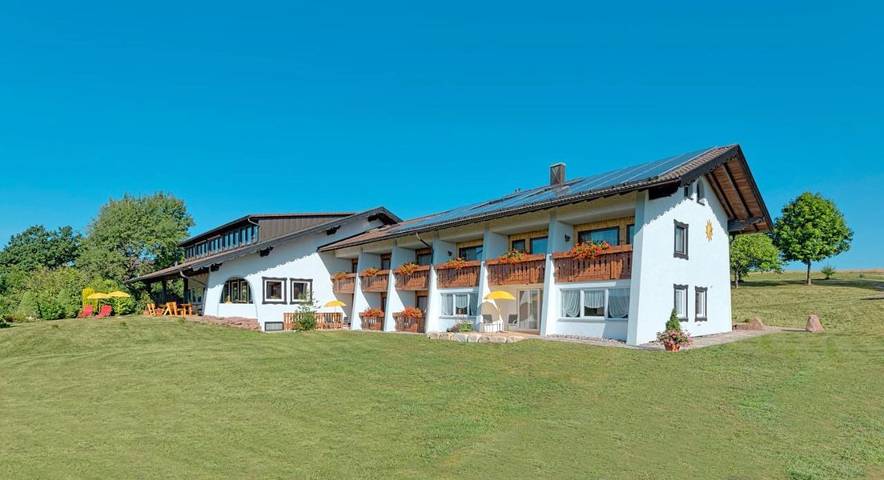 Hotel für 4 Personen, mit Terrasse und Garten