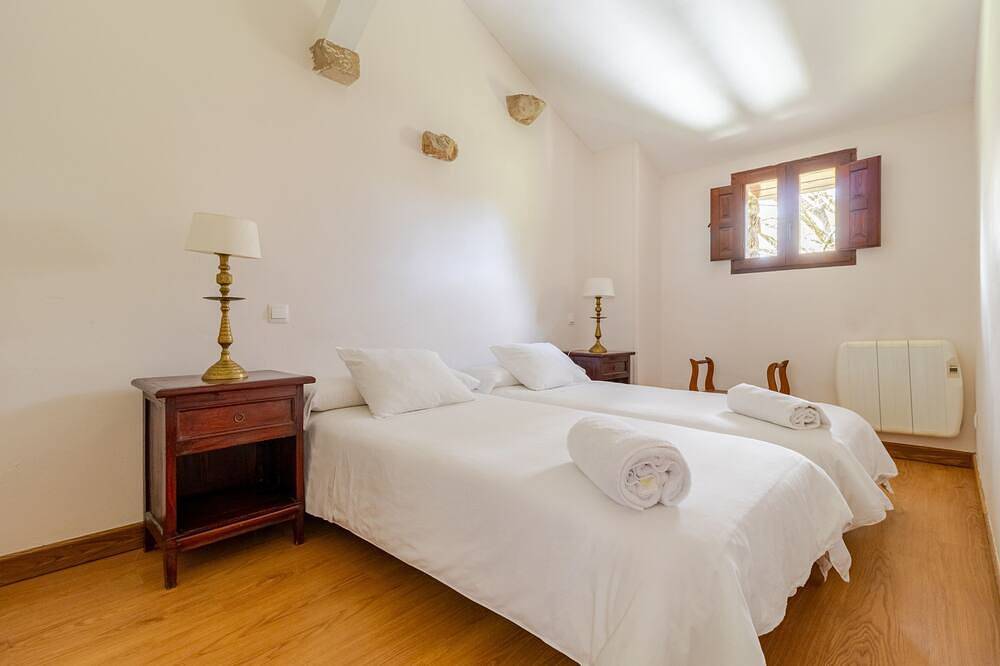 Casa de al Lado en Barcenaciones in Reocín, Costa de Cantabria