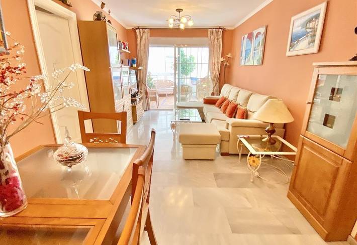 Appartement entier, Appartement "Oasis" près de la plage avec vue mer, piscine, Wi-Fi et terrasse in La Herradura, Almuñecar
