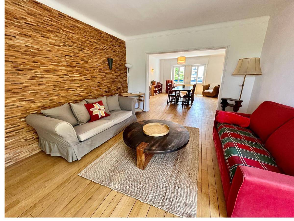 Five-Bedroom House in Saint-Sébastien-sur-Loire, Région de Nantes