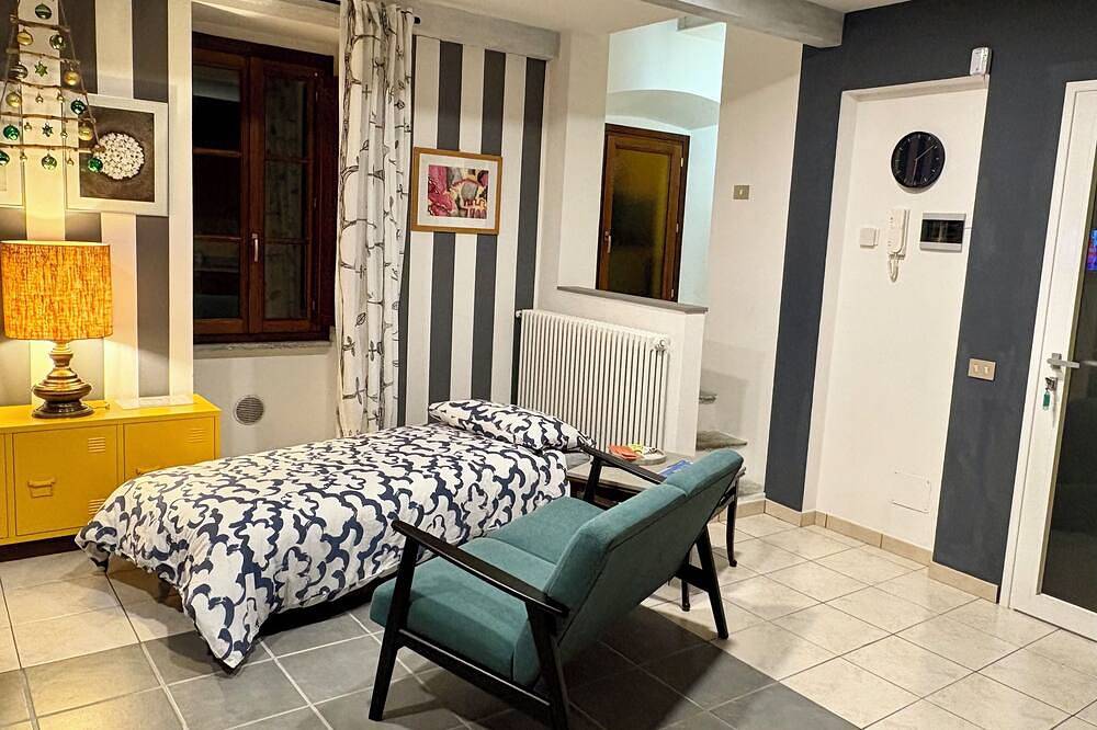 Ganze Wohnung, Cozy nest in the historic center in Omegna, Ortasee