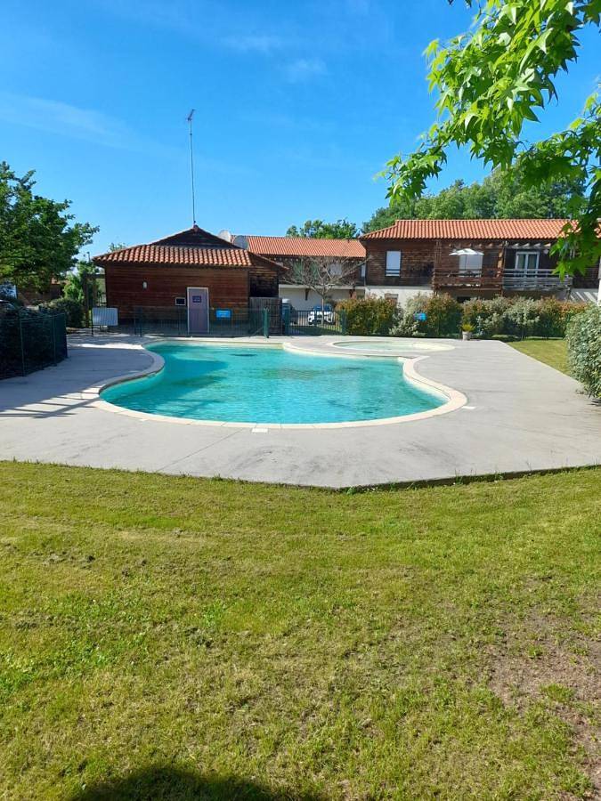 Appartement entier, One-Bedroom Apartment in Aureilhan, Côte d’Argent