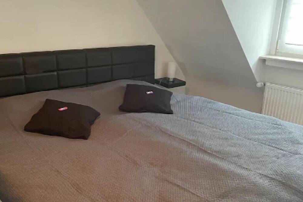 Ganze Wohnung, Schöne Ruhige 2 Zimmerwohnung mit Balkon in Kaarst Zentrum in Kaarst, Rhein-Kreis Neuss