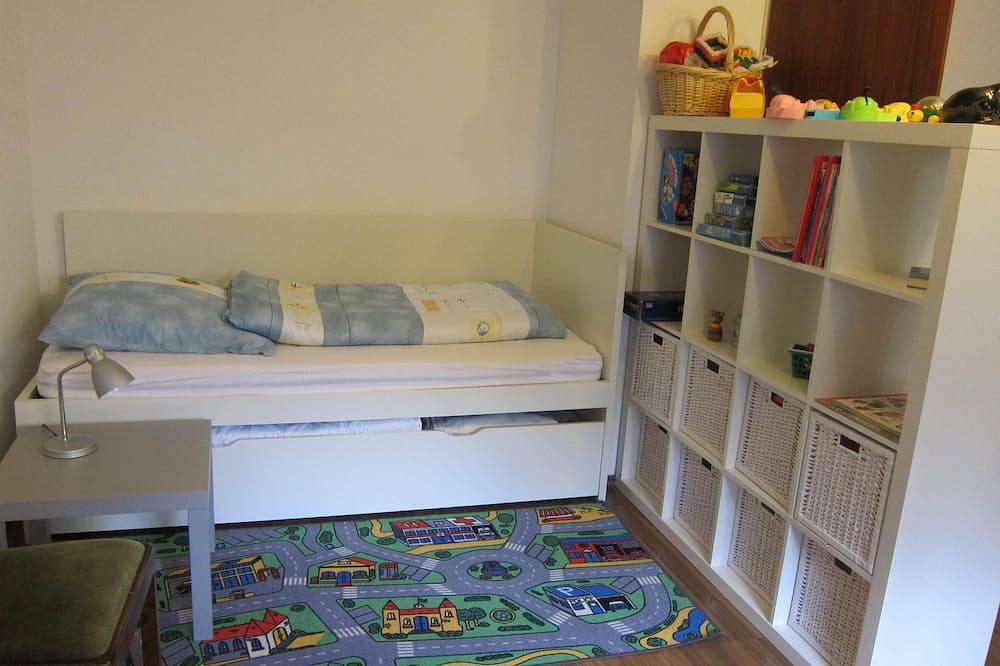 Ganze Wohnung, 3 Zi-Nichtraucher-Fewo im Westen von Hamburg für 6 Pers. (2 Sz) ebenerdig Garten in Schenefeld, Schleswig-Holstein Binnenland