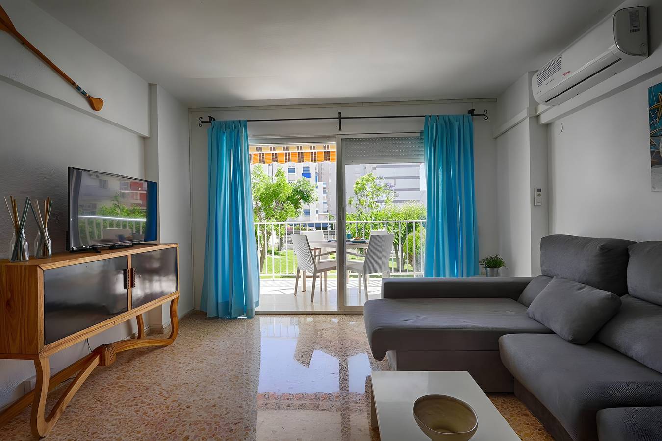 Apartamento entero, Apartamento 'Brasil Mar' con Wi-Fi y aire acondicionado in Playa de Gandía, Costa de Valencia