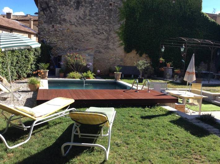 Appartement de vacances pour 2 personnes, avec jardin ainsi que vue et piscine