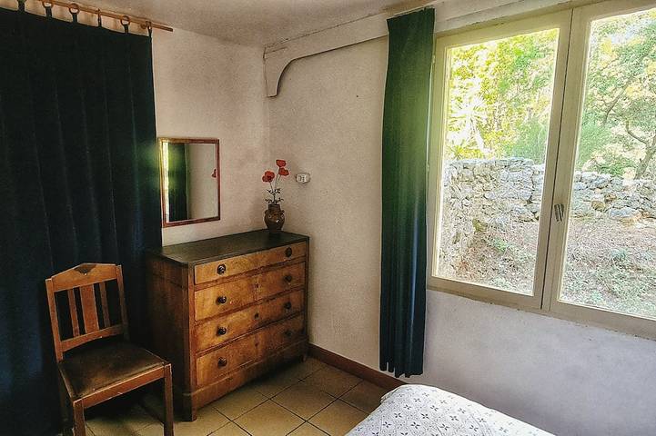 Gîte pour 4 personnes, avec piscine et terrasse ainsi que jardin et jacuzzi, animaux acceptés à Salernes - 3