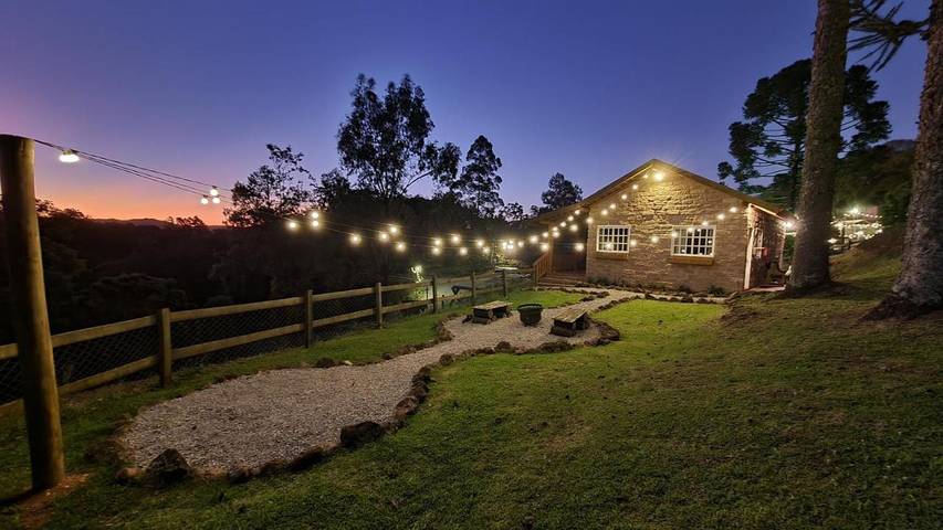 Casas e apartamentos de temporada para 2 pessoas, com vista e jardim em Gramado