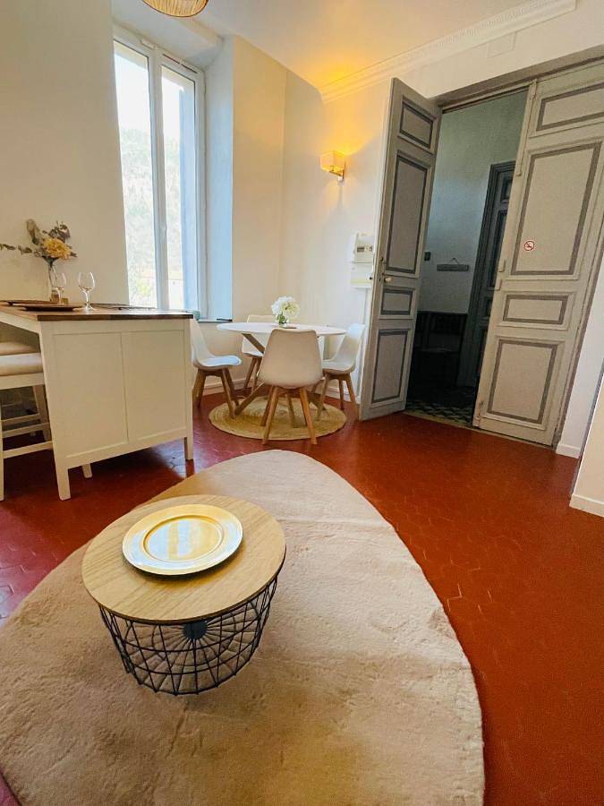 Appartement entier, Gite chez "Chambre D'Hôtes Sandra" in Annot, Région Castellane