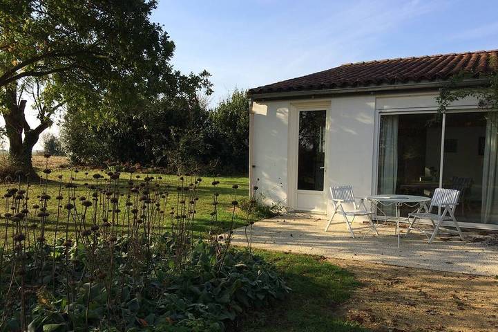 Location de vacances pour 2 personnes, avec jardin et terrasse à Longeville-sur-Mer