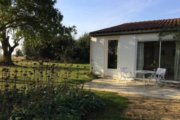 Gîte pour 2 personnes, avec terrasse et jardin à Longeville-sur-Mer