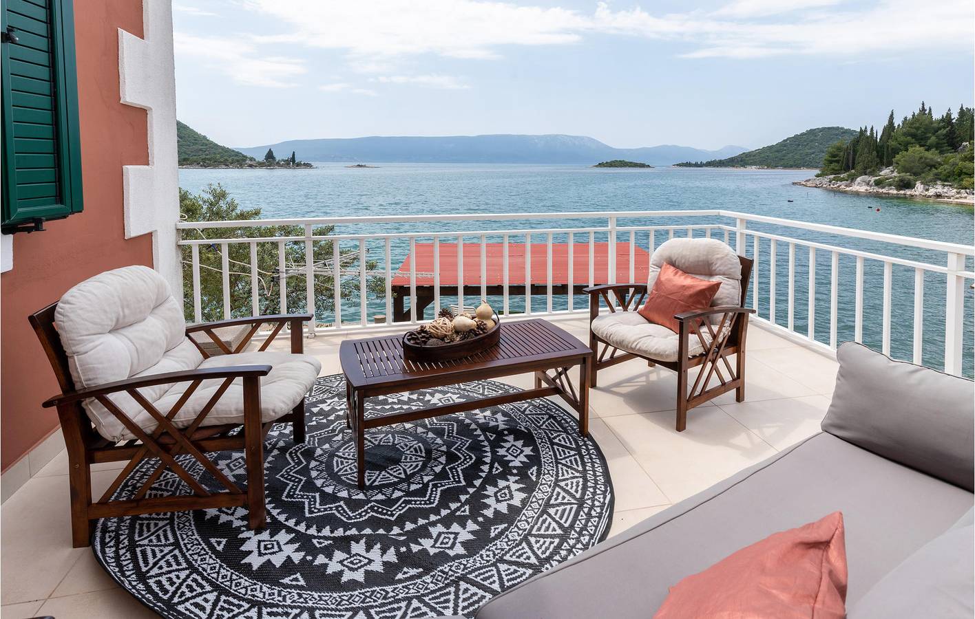 Ganze Ferienwohnung, Charmantes 1-Zimmer-Apartment mit Terrasse, WLAN, 100 m vom Strand entfernt in Blace, Dubrovnik-Neretva