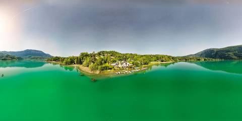 Location de vacances pour 2 personnes, avec terrasse ainsi que jardin et vue sur le lac dans Lac d'Aiguebelette