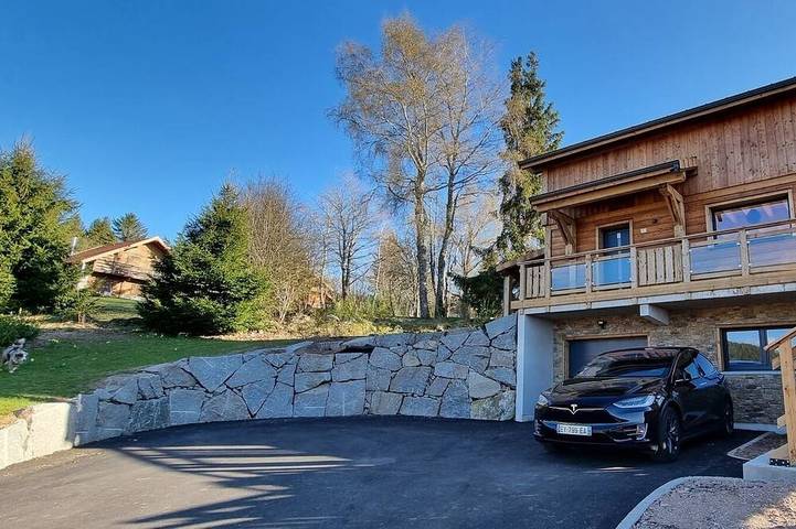 Chalet pour 10 personnes, avec sauna ainsi que jardin et jacuzzi à Gérardmer
