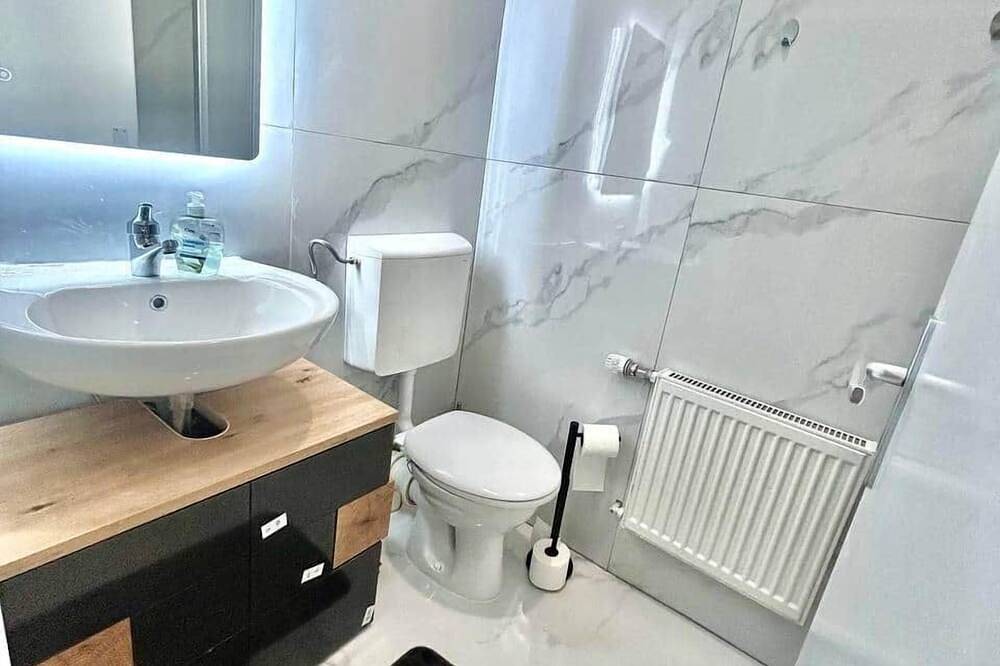 Bright room, workspace, and refrigerator. romm :14 in Wuppertal, Bergisches Land