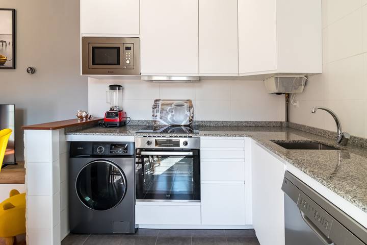 Entire apartment, Apartment 'Romántico Con Piscina' with Mountain View, Shared Pool and Wi-Fi in Castañeda, Cantabrian Coast